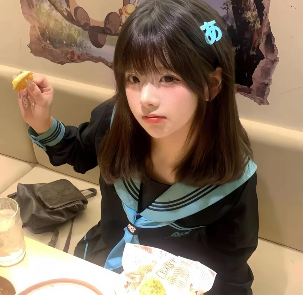 小白花空姐造谣我后，我戳穿了她的人妖身份