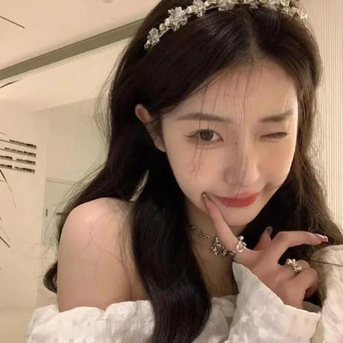 你追风月，我守柴米